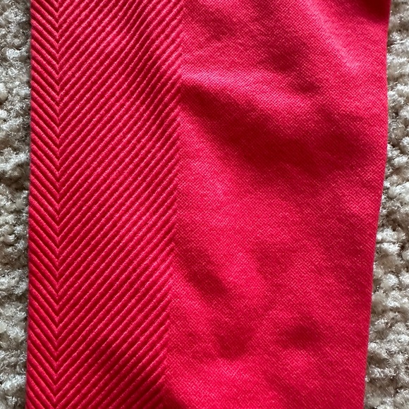 All In Motion Women’s Medium Red Leggings - Picture 2 of 3